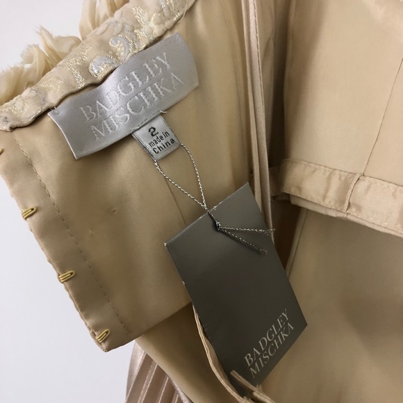 Badgley Mischka Cream Strapless Accordian Pleat Maxi Dress Size 2 - Picture 16 of 16